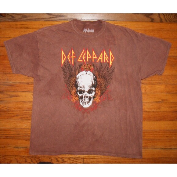 Mens Def  Leppard Reddish Brown T-Shirt Size Large  2017 Official Skull Wings - Picture 2 of 7